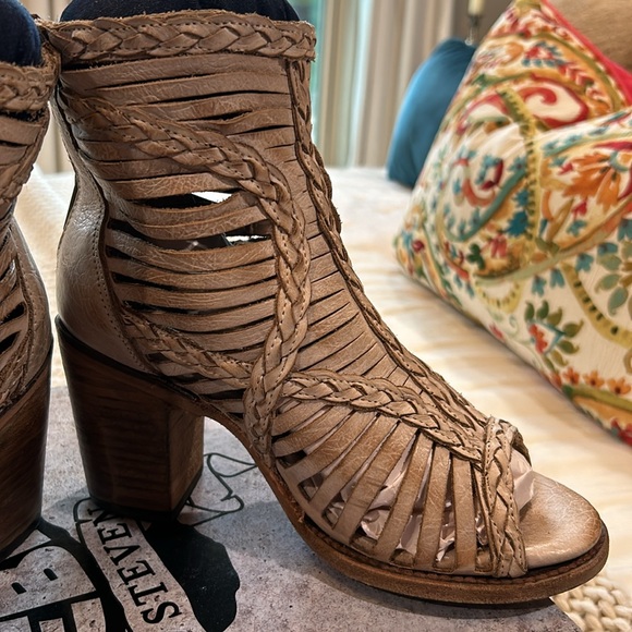 Freebird by Steven Bela Sandals⭐️ - Picture 14 of 15